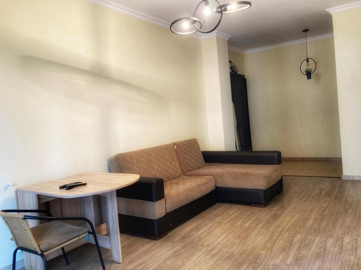 Big, Comfortable Apartment In Batumi Near The Sea Exterior photo